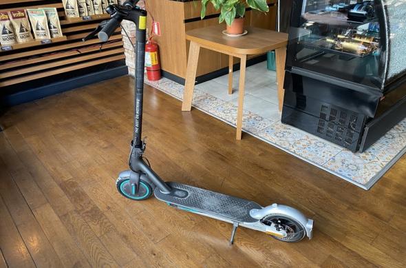 Xiaomi Mi Electric Scooter Pro 2 AMG F1 - Fotografii eveniment: Xiaomi-Mi-Scooter-Pro-2-Mercedes_008.jpg