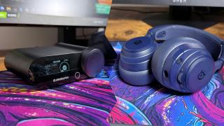 Am testat SteelSeries Arctis Nova Pro Omni: căști de gaming wireless cu autonomie „infinită” și sunet Hi-Res