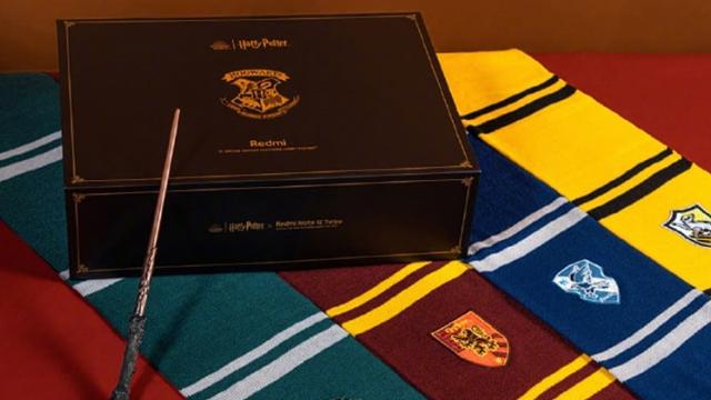 <b>Redmi Note 12 Turbo va avea și o ediție specială Harry Potter pentru fanii seriei de filme; Ce include la pachet?</b>Mâine pe data de 28 martie se lansează un nou smartphone din seria Redmi Note 12 și vorbim despre varianta Turbo, vârful de gamă care are multe lucruri interesante de oferite. În așteptarea evenimentului ce va avea loc în China descoperim