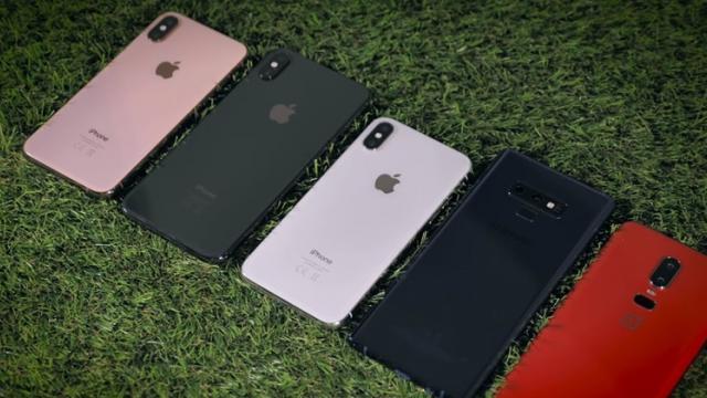 <b>iPhone XS şi XS Max supuse unui test comparativ de baterie, versus Galaxy Note 9, OnePlus 6; Câştigătorul e MARE (Video)</b>La început de săptămână descoperim un test comparativ de baterie la care participanții sunt următorii: iPhone XS, iPhone XS Max, Samsung Galaxy Note 9, respectiv OnePlus 6. Fără a vă dezvălui câștigătorul, aflați că acesta este un phablet mare