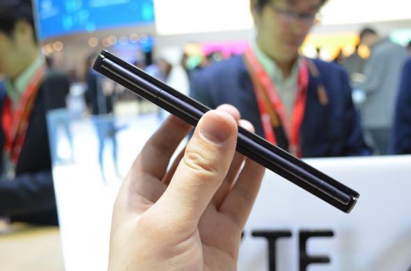 ZTE Axon M - Fotografii Hands-On de la evenimente: ZTE-AXON-M_002.JPG