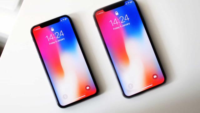 <b>iPhone-ul cu ecran OLED de 6.5 inch ar putea veni pe auriu, cu două slot-uri SIM; Apare şi rezoluţia sa într-o scăpare</b>Cei de la Bloomberg au aflat detalii importante despre unul dintre viitoarele modele iPhone, cel cu ecran OLED de 6.5 inch. Suntem tentaţi să îl numim iPhone X Plus, dar nu ne pronunţăm deocamdată. Detaliile despre noul model au de-a face cu coloritul său