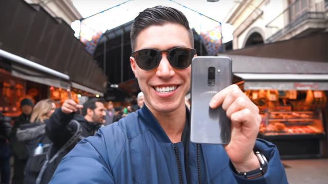 <b>Samsung Galaxy S9+ primeşte o recenzie a camerei, de această dată de la un utilizator, cu o sumedenie de mostre (Video)</b>Samsung făcea publice o serie de mostre foto şi video realizate cu Samsung Galaxy S9+ zilele trecute şi da, arătau tare bine. Totuşi avem mai mare încredere într-un utilizator de rând, decât în fotografii oficiale. Aşa că hai să vedem capturile lui Karl C