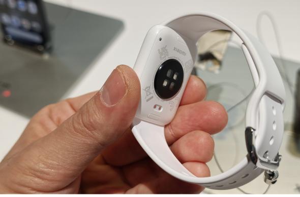 Xiaomi Smart Band 10 Pro - Fotografii hands-on: MVIMG_20260528_163522.jpg