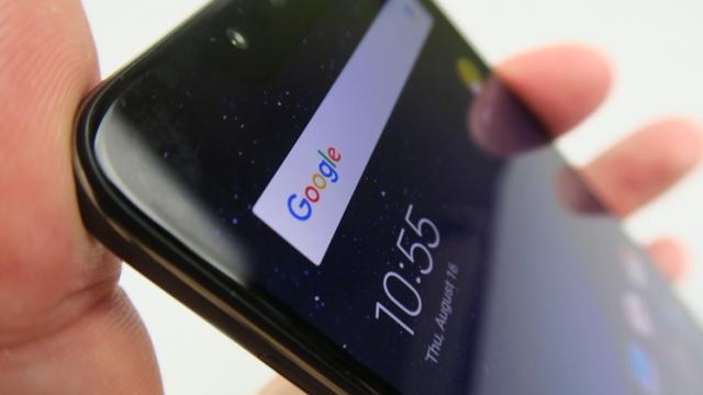 <b>Xiaomi Pocophone F1: Display acceptabil, are nevoie de extra contrast</b>Unul dintre cele mai ieftine smartphone-uri cu procesor Qualcomm Snapdragon 845 de pe piață este Xiaomi Pocophone F1, un telefon care se livrează și cu un ecran generos de 5.99 inch. Panoul oferit de către chinezi în cauzl de față este un IPS