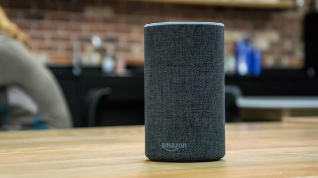 <b>Amazon Echo domină autoritar piaţa boxelor inteligente, conform unui studiu Kantar</b>Potrivit unui studiu recent realizat de către firma de research Kanter, se pare că Amazon Echo este cea mai populară boxă inteligentă de pe piață. Aceasta se bazează pe asistentul virtual Amazon Alexa și din câte vedem pe seama graficului