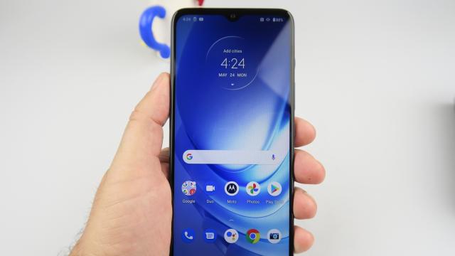 <b>Motorola Moto G50: Benchmark-uri peste aşteptări, se descurcă şi în PUBG Mobile</b>Motorola Moto G50 este primul telefon cu procesor Qualcomm Snapdragon 480 5G pe care îl testăm. Acum câţiva ani nu ne-am fi putut imagina că un telefon cu procesor Snapdragon din seria 400 poate emite pretenţii în zona de gaming, poate avea modem 5G