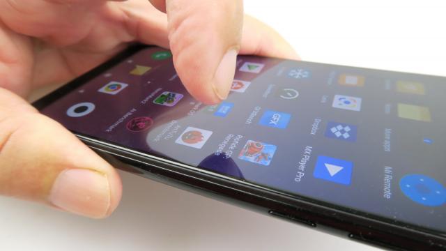 <b>Xiaomi Redmi Note 7: Benchmark-uri între midrangerele de toamnă 2018 şi cele de primăvară 2019</b>Qualcomm Snapdragon 660 este deja un procesor bătrânel, având aproximativ 2 ani de activitate. Asta ar trebui să se simtă mai degrabă la anul decât acum, când încă nu a început să tuşească. Pe Redmi Note 7 vine în tandem cu 3 GB, 4 GB sau 6 GB RAM..