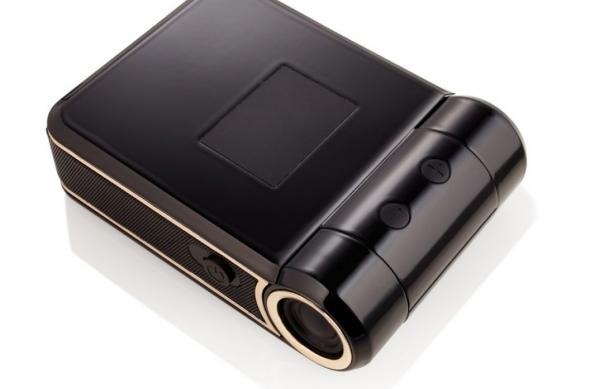 Odin este un mini proiector Android care ține loc de PC și televizor (Video): owl_10_1200.jpg