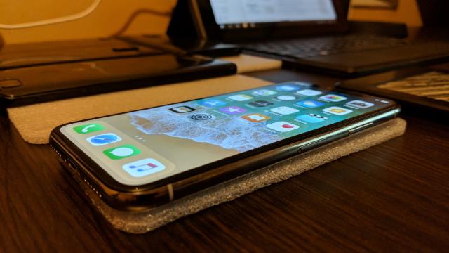 <b>Mobicast #201 - Podcast/Videocast despre lansare Nokia 6 (2018), Allview V3 Viper, CES 2018 şi scăpări Xperia XA2</b>Am avut parte de o săptămână marcată de câteva lansări interesante, cea mai notabilă fiind asociată lui Nokia 6 (2018), telefon cu preț de doar 230 dolari ce se prezintă bine la capitolul dotări și look. Am avut și o lansare pe plan local