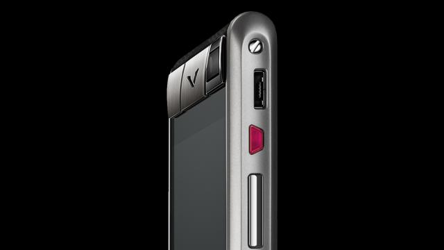 <b>Vertu Aster Chevron este un smartphone de lux, cu preţ mai mic decât de obicei şi dotări de flagship din 2014</b>Compania Vertu ce este specializată în lansarea de smartphone-uri de lux, ne prezintă astăzi un nou astfel de model - unul numit Aster Chevron. Spre deosebire de celelalte produse din gamă, acesta vine la un preț ceva mai mic, dar păstrează în continuare