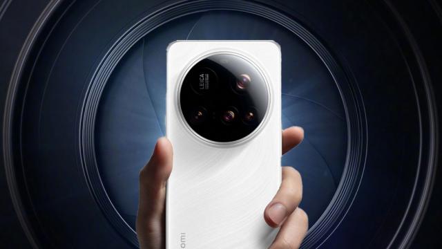 <b>Xiaomi renunță la diafragma variabilă; Viitoarele flagship-uri vor miza pe algoritmi AI</b>Xiaomi a fost una dintre puținele companii care au experimentat cu diafragme variabile pe smartphone-uri premium, însă această eră pare să se încheie. Conform bloggerului Digital Chat Station, viitoarele modele de top nu vor mai avea diafragmă variabilă