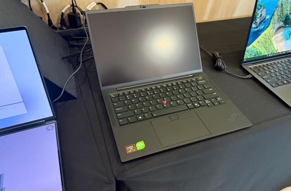 Lenovo ThinkPad T14s Gen 6 - Fotografii: T14S (7).jpg