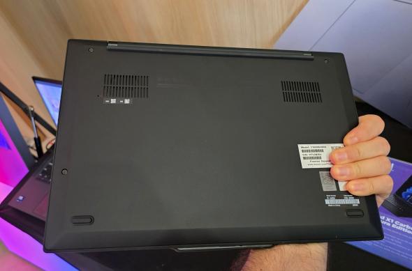 Lenovo ThinkPad X1 Carbon Gen 13 Aura Edition - Fotografii: ThinkPad X1 Carbon (6).jpg