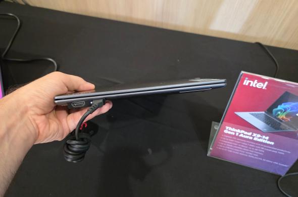 Lenovo ThinkPad X9-14 şi X9-15 Gen 1 Aura Edition - Fotografii: X9 Aur (4).jpg
