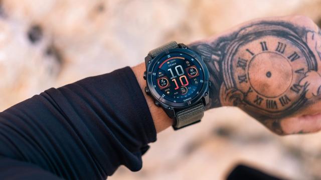 <b>RESIGILATUL ZILEI #94: Garmin Fenix 8 cu AMOLED, GPS dual și funcții pro; Putere, stil și tech de top, într-un deal care merită</b>Trebuie spus din start: Garmin Fenix 8 este un vârf de gamă, iar varianta resigilată vine cu o reducere importantă. Este o alegere ideală pentru pasionații de sport, aventură sau activități outdoor care vor un companion de încredere, fără compromisuri