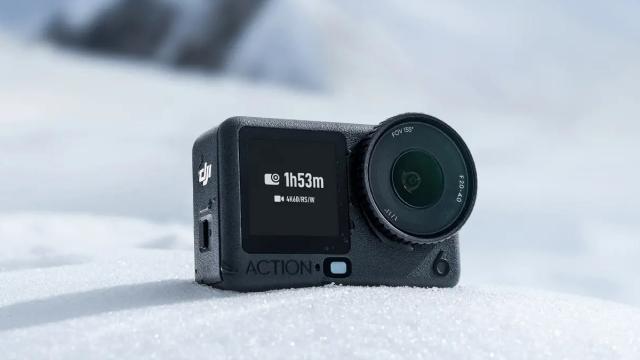<b>DJI lansează Osmo Action 6, camera de acţiune cu deschidere variabilă, senzor mare și pătrat</b>DJI a lansat o cameră nouă de acţiune, modelul Osmo Action 6, care se prezintă cu un senzor generos, de 1/1.1 inch şi cu diafragmă cu deschidere variabilă, între F/2.0 şi F/4.0. Un selling point e bateria să de 1950 mAh, care ţine 4 ore. DJI Osmo Action