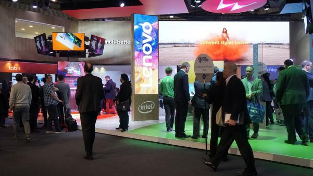 <b>Mobicast #158: MWC 2017 la final, lansări LG G6, Huawei P10, Nokia 3310 nou, Nintendo Switch primele impresii şi Oscaruri 2017</b>A venit şi finalul unei săptămâni tare ocupate, care ne-a adus lansări foarte importante la MWc 2017, dar şi o lansare locală pe măsură. Am văzut cum au debutat LG G6, Huawei P10, un nou flagship Sony cu ecran 4K şi tablete Samsung noi în Barcelona..