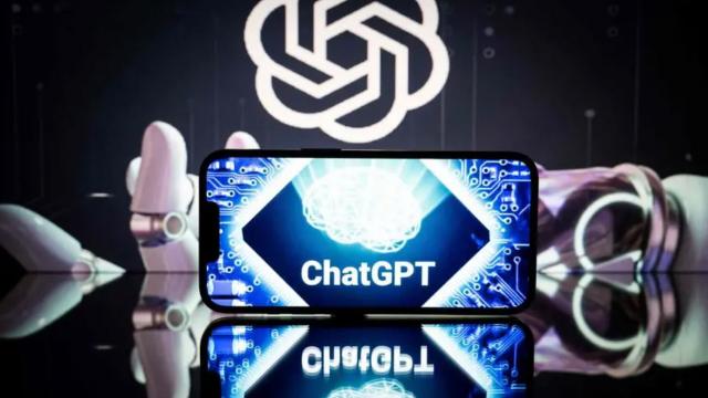 <b>Redactorii tech de la Gizmodo şi Kotaku se declară furioşi cu privire la adoptarea de AI în redacţii</b>După ce CNET a anunţat că a publicat zeci de articole la final de an 2022 scrise cu ajutorul AI-ului, acum această abordare se mută şi în alte redacţii. Redactorii de la Gizmodo şi Kotaku îşi anunţă public indignarea cu privire la această