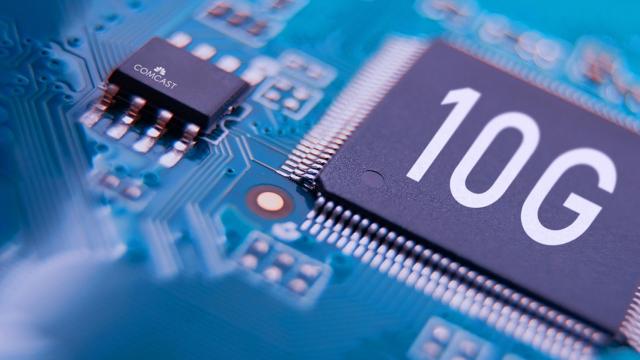 <b>Comcast face un nou pas spre “tehnologia 10G”; Folosind un cipset multigigabit compania a reușit să obțină viteze de peste 4 Gbps</b>Comcast este o companie de telecomunicații care oferă servicii de televiziune, voce (Voice over IP) și internet. Aceștia încearcă să inoveze în domeniul tehnologiilor de rețea și internet, în special prin cablu. Anul trecut au reușit să obțină