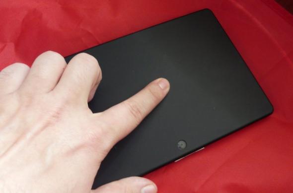 Tabletă misterioasă În redacția Mobilissimo.ro... Ce să fie oare?: blackberry_playbook_mobilissimo_10.jpg
