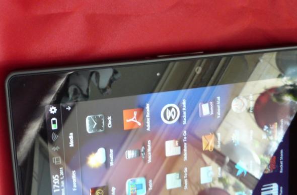 Tabletă misterioasă În redacția Mobilissimo.ro... Ce să fie oare?: blackberry_playbook_mobilissimo_07.jpg