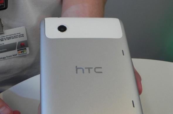 MWC 2011: Tableta HTC Flyer, surprinsă În acțiune la standul HTC (Video): dscn3445jpg.jpg