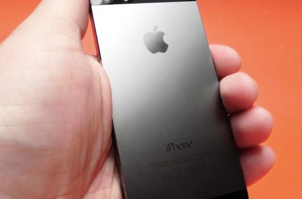 iPhone 5s Review: Touch ID inovează, calitatea audio/video impecabilă, iOS 7 nu convinge (Video): apple_iphone_5s_review_mobilissimo_ro_19jpg.jpg