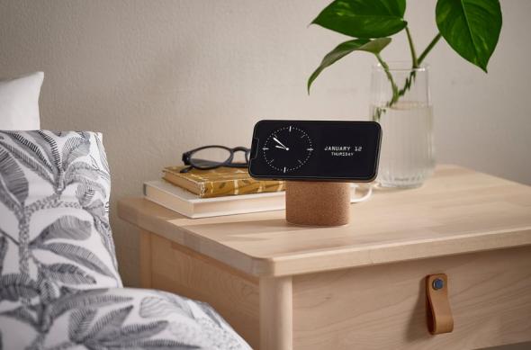 VÄSTMÄRKE wireless charging stand: download - 2025-12-13T175609.762.jpeg