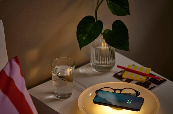 VÄSTMÄRKE wireless charger with lighting: download - 2025-12-13T175747.320.jpeg