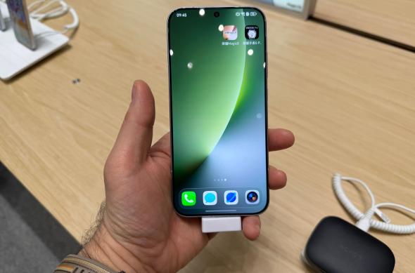 Honor Magic8 - Fotografii hands-on: Honor-Magic-8_ (3).jpg