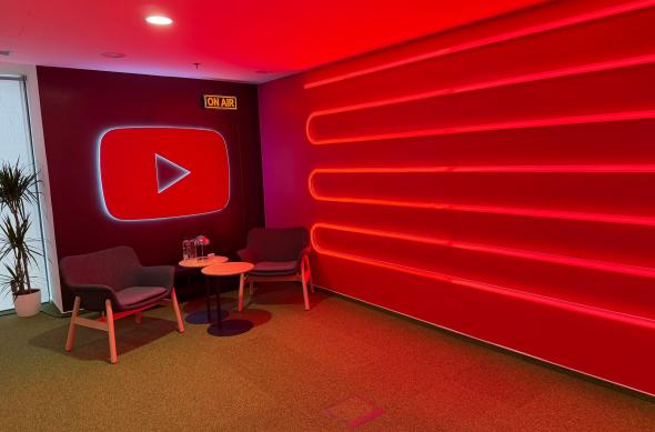 Google România 15 ani - Stand YouTube: YouTube (6).jpg