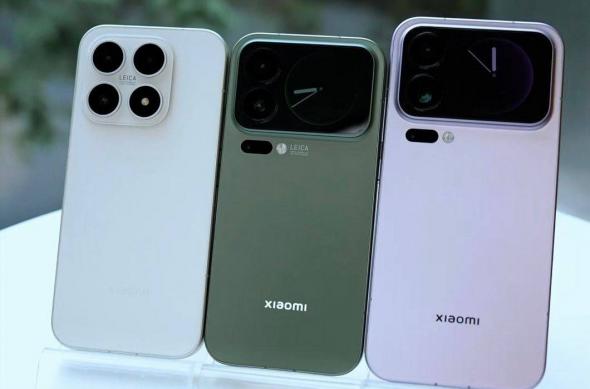 Xiaomi 17 Pro / 17 Pro Max - Fotografii (Leak): 515439854_10232253733780929_8949935013638541608_n.jpg