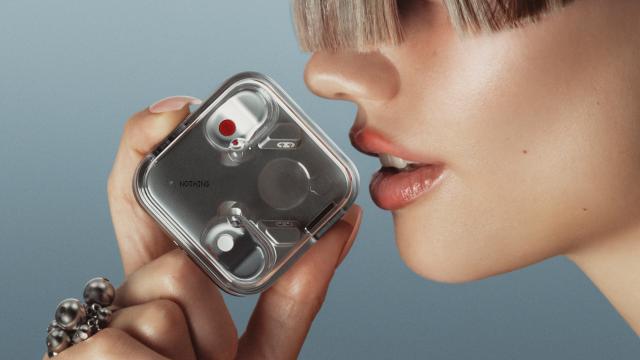 <b>Preț și disponibilitate Nothing Ear (3) în România</b>Nothing vine cu propuneri noi în materie de căști wireless acum la mijloc de lună septembrie, iar în articolul de față Preț și Disponibilitate vorbim despre varianta Nothing Ear (3) care promite un design actualizat și îmbunătățit plus o funcție