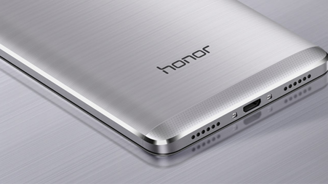 <b>Huawei Honor 6X este un nou smartphone cu senzor foto dual; specificațiile sale sunt dezvăluite de TENAA</b>Huawei Honor 5x sosea pe masa de teste Mobilissimo în primăvara acestui an, un telefon metalic ce ne-a impresionat plăcut prin prisma design-ului, a unui display de calitate, și a camerei selfie. Și bateria a fost trecută pe lista de puncte forte, o unita