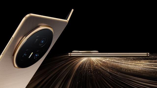 <b>Honor Magic V6 vine cu baterie de 7200 mAh; Snapdragon 8 Elite Gen 5 și camera de 200 MP completează pachetul</b>Honor nu pare gata să cedeze coroana pentru „cel mai mare acumulator disponibil pe un pliabil”. După ce Magic V5 a preluat poziția de lider în 2025, cu o baterie de 6100 mAh, iar Nubia Fold a urcat ștacheta cu 6560 mAh, acum pare că Magic V6