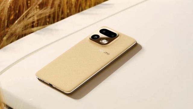 <b>realme 16 Pro+ primește mai multe teasere; Vine cu procesor Snapdragon 7 Gen 4, display luminos, cameră de 200 MP</b>realme a început să ofere mai multe detalii cu privire la noua vedetă high-midrange din portofoliu: realme 16 Pro+. Lansarea sa e programată pentru 6 ianuarie, iar el pare să iasă în evidență prin feature-uri pe care le vedeam până acum pe flagship-uri
