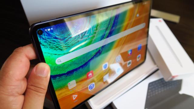 <b>Turul Magazinelor #816: Cel mai ieftin telefon Full HD, preţ bun la monitor de 144 Hz, Galaxy A12 în România</b>Turul Magazinelor a ajuns la episodul #816 la mijlocul ultimei săptămâni complete lucrătoare din 2020. Avem în această colecţie de oferte un new entry pe piaţa din România şi anume telefonul Galaxy A12, dar şi un preţ excelent pentru Redmi 9, care