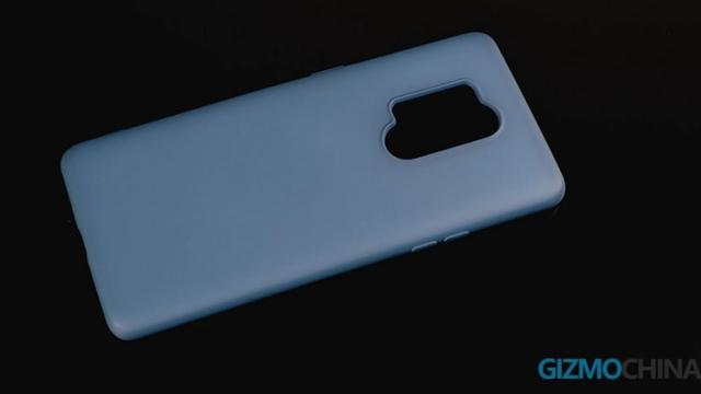 <b>Husa lui OnePlus 8 Pro dezvăluie o parte dintre trăsăturile sale, plus amplasarea senzorilor camerei</b>Consensul este că OnePlus ne va prezenta seria OnePlus 8 pe 15 aprilie, iar până acum am avut suficiente scăpări şi teasere încât să ne dăm seama ce vom primi de la firma chineză. OnePlus 8 Pro a apărut chiar în mâna lui Robert Downey Jr