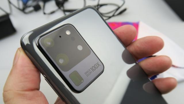 <b>Turul Magazinelor #685: Galaxy S20 Ultra la cel mai bun preţ, Xiaomi Mi 9T la ofertă, PC gaming cu RTX 2060 + masă ping pong</b>La mijloc de săptămână avem un Tur al Magazinelor în care combinăm ofertele atractive pentru telefoane cu cele pentru hobby-uri cu care să ne ţinem mintea ocupată pe durata izolării la domiciliu. Avem cele mai bune preţuri de pe plan local