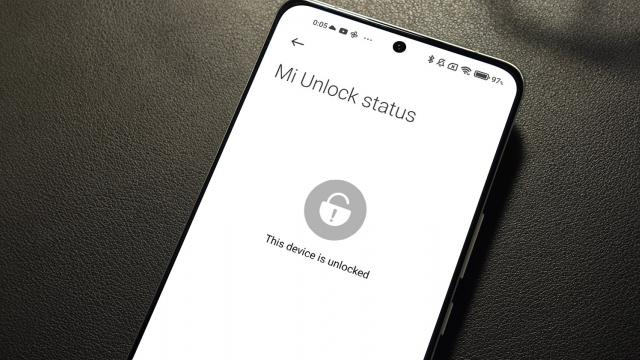 <b>Xiaomi ar putea restricționa deblocarea bootloader-ului telefoanelor sale la nivel global (Zvon)</b>Xiaomi e unul dintre principalii jucători pe piața globală de smartphone-uri care încă oferă posibilitatea utilizatorilor să deblocheze bootloader-ul telefoanelor din portofoliu. Acest lucru constă momentan într-o cerere din partea utilizatorilor, compani