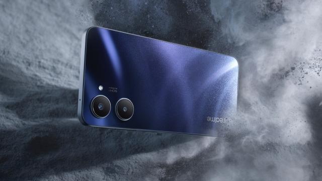 <b>Preț și disponibilitate realme 10 4G în România</b>Proaspăt listat la vânzare pe plan local îl avem pe realme 10 4G, smartphone de nivel mid-range care calcă pe urmele unui model apreciat nu doar în India, principala piață de desfacere realme, cât și în China și la nivel global. Descoperim