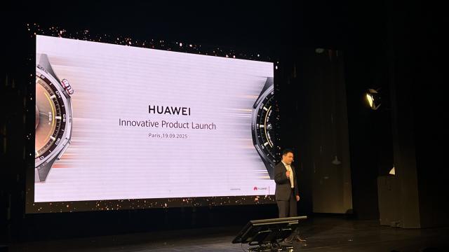 <b>HUAWEI întrece pentru prima dată Apple în cursa pentru cel mai mare vânzător de smartwatch-uri la nivel global; Creștere de 8% în Q2 2025</b>Pentru prima oară în istoria pieței globale de smartwatch-uri, Huawei a depășit Apple în livrări, conform celor mai noi date de la Counterpoint Research. Creșterea de 52% în livrările Huawei din al doilea trimestru al anului 2025 reflectă