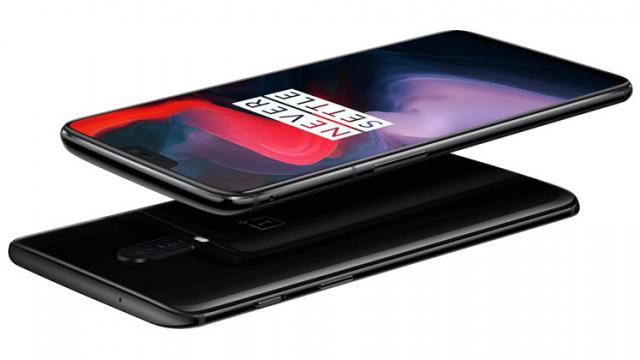 <b>OnePlus 6 acum la 1.920 lei cu TVA inclus de pe GearBest.com! Avem și alte reduceri atractive</b>Din partea celor de la GearBest.com avem astăzi pentru voi noi reduceri atractive, în prim plan fiind smartphone-ul OnePlus 6 care poate fi achiziționat acum la un preț special de 1.920 lei cu TVA inclus. Pe listă se mai află și alte telefoane