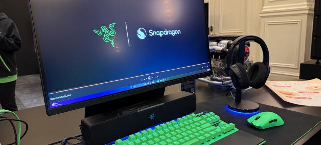 CES 2026: Turul standului Razer - guma de mestecat de gaming, avatarul Project Ava, Motoko, căşti ce oferă cameră cu AI