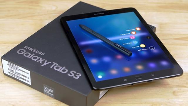 <b>Samsung actualizează tabletele Galaxy Tab S3 și Tab A (2017) la Android 9.0 Pie și One UI</b>Încă de prin luna martie a acestui an am aflat că Samsung lucrează la actualizarea Android 9.0 Pie pentru tableta Galaxy Tab S3, update care iată ajunge abia acum pe dispozitivul lansat în primele luni ale anului 2017