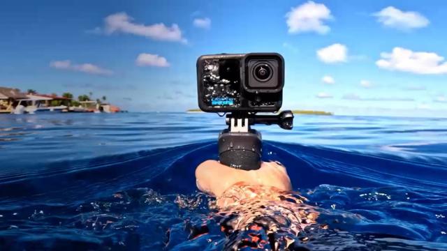 <b>RESIGILATUL ZILEI #91: GoPro Hero13 Black – gadgetul perfect de vacanță, pentru amintiri clare, cu stabilizare impecabilă și rezistență totală</b> Astăzi vorbim despre un companion de concediu perfect: GoPro Hero13, camera video sport care captează fiecare val, zâmbet, traseu montan sau apus, în detalii spectaculoase – și care, în varianta resigilată, vine cu o reducere serioasă
