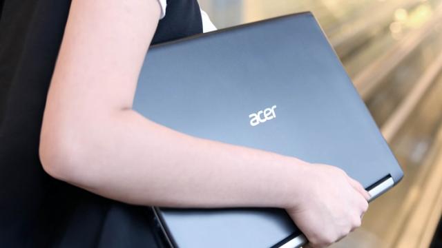 <b>Turul Magazinelor #395: Cel mai ieftin laptop cu procesor Core i7 de generaţie a 8-a, televizor de luat în vacanţă cu rulota şi placă video de 8 GB la preţ corect</b>V-am pregătit o nouă porție de recomandări de produse astăzi odată cu ediția cu numărul 395 a turului nostru. Avem astfel un televizor ideal de luat în vacanță cu rulota, un laptop atractiv cu procesor Intel i7 din generația a 8-a, dar și