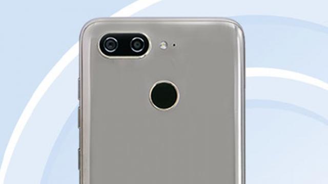 <b>Gionee S11 are dotările confirmate de TENAA; va debuta pe 26 noiembrie cu display 18:9</b>Tocmai ce v-am informat despre certificarea primită de către Gionee M7 Plus și acum descoperim că TENAA a dat undă verde și modelului Gionee S11. Și acesta se va lansa oficial pe data de 26 noiembrie, o zi în care vom primi nici mai mult