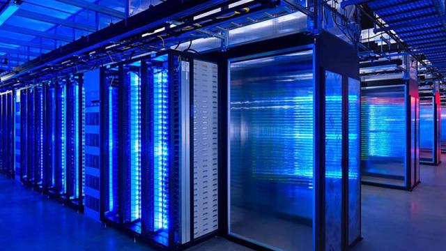 <b>Datele europenilor pot fi stocate acum pe servere din SUA; UE pare să fi cedat în faţa giganţilor tech</b>Cred că de jumătate de deceniu, dacă nu mai bine de atât tot vedem UE penalizând giganţii tech din SUA, fie pe motiv de GDPR sau stocare a datelor europenilor pe servere americane. Azi UE face un pas în spate şi acordă o victorie celor